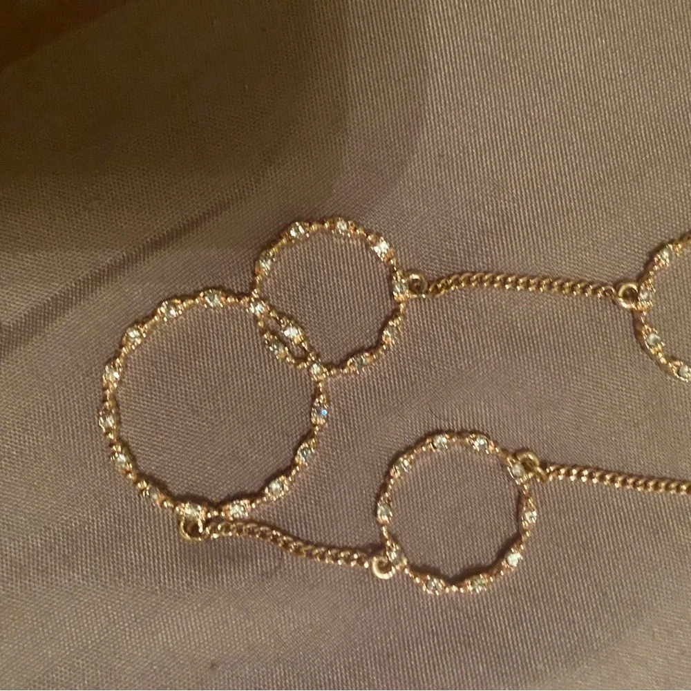 Elegant Gold Circle Necklace - Picture 2 of 4